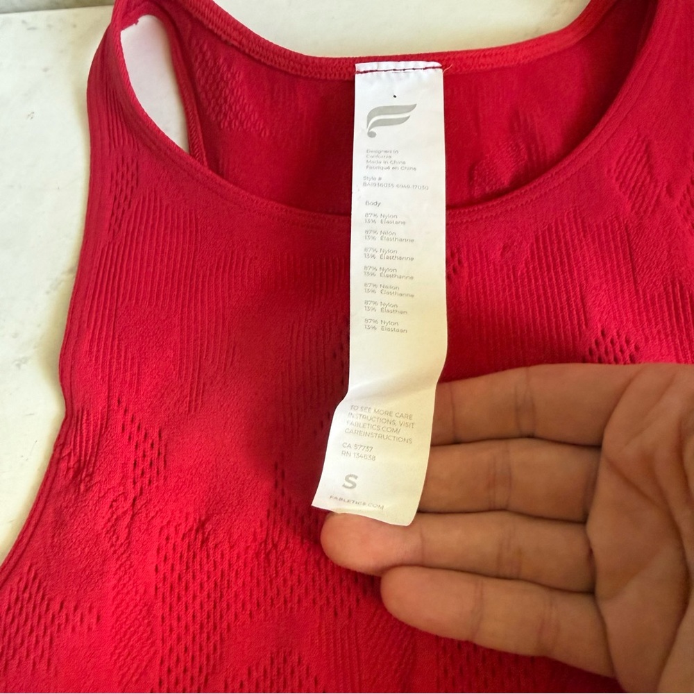 ❇️FABLETICS Bright Red Ribbed Highneck Sports Bra 2 for $22❇️ - Picture 2 of 3